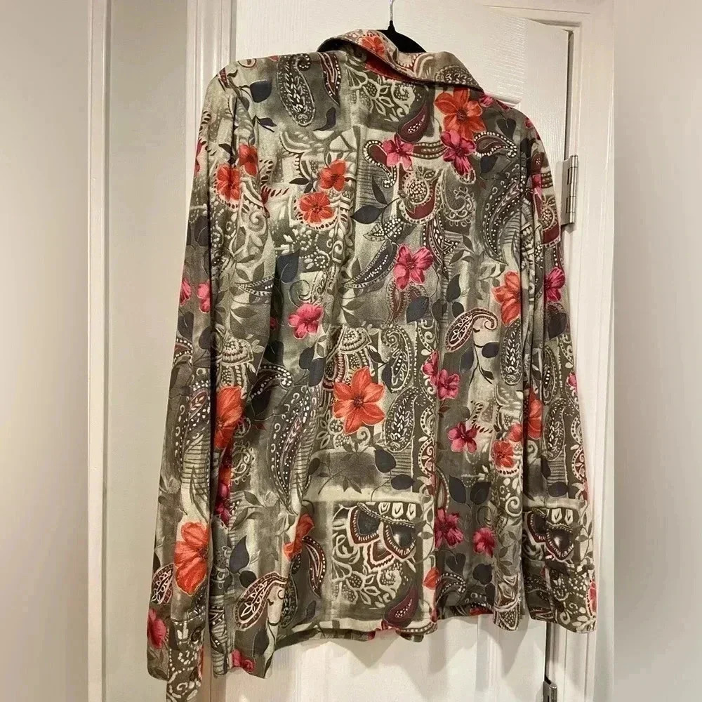 Caribbean Joe Women’s Floral Paisley Button Down Tropical Coconut Buttons Size M - Picture 8 of 10